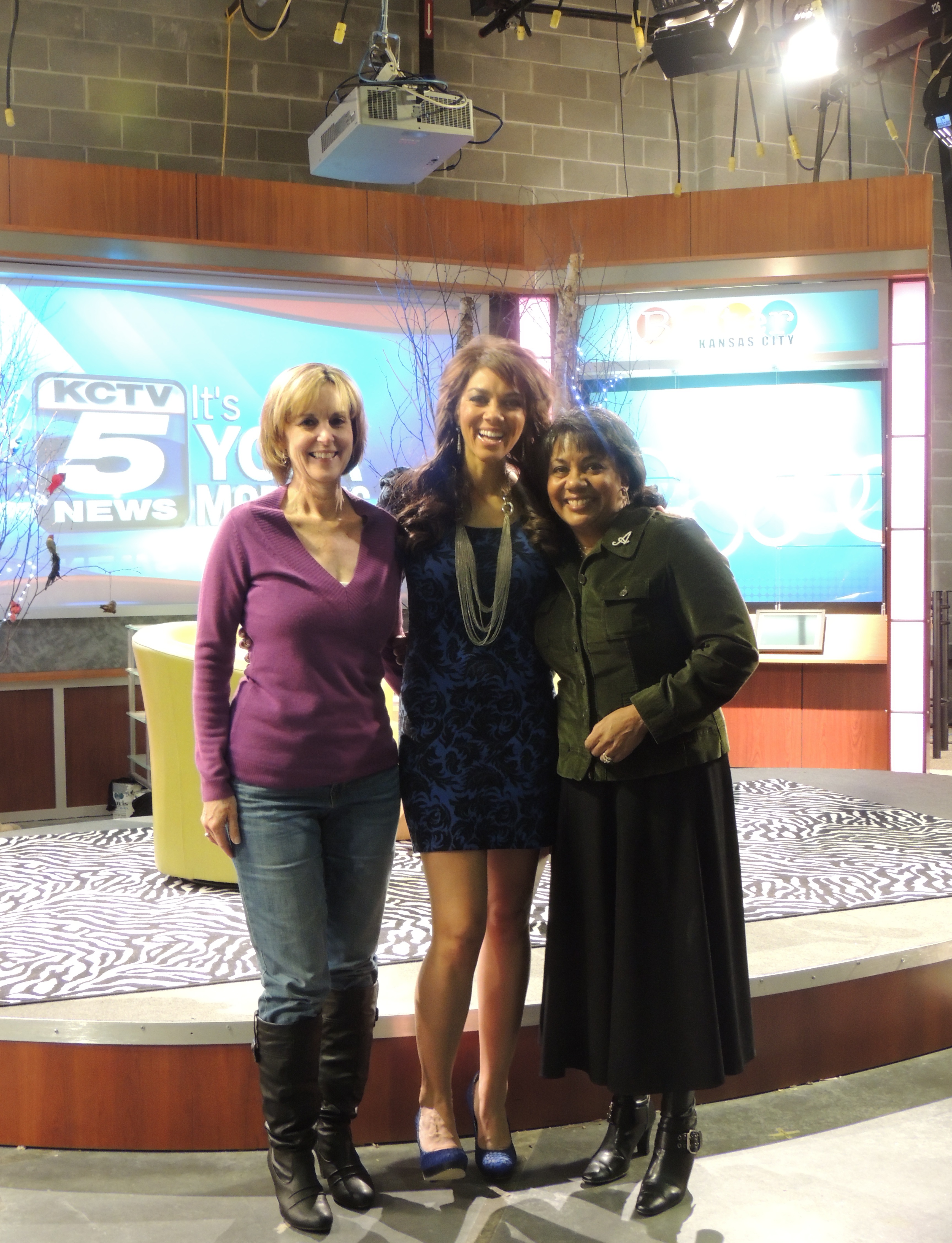 L to R: Friend/Neighbor/Fabulous Helper Barbara, Host Kelly Jones, me.