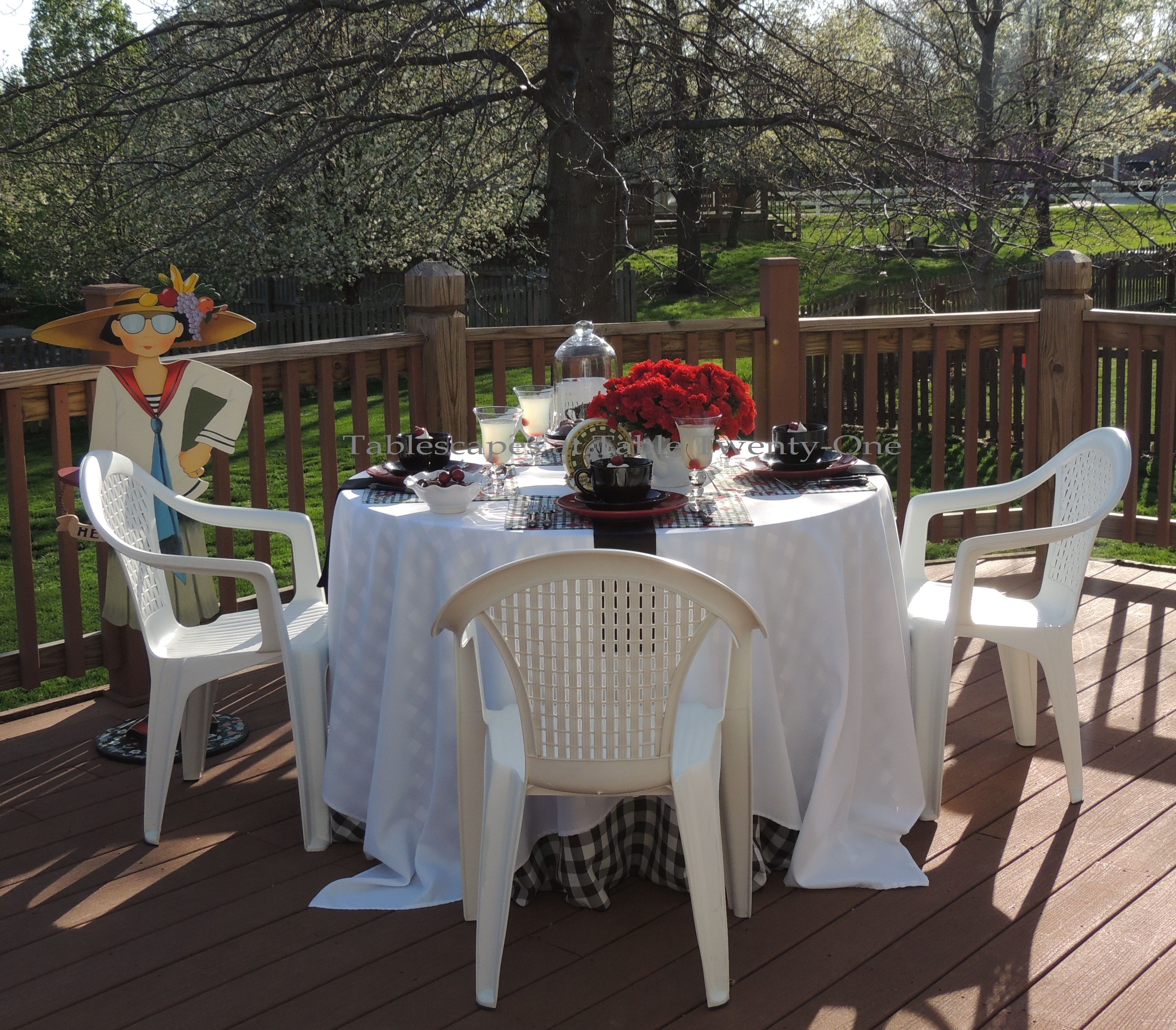 Tablescapes at Table Twenty-One, www.tabletwentyone.wordpress.com: Life Is Just a Chair of Bowlies, full table