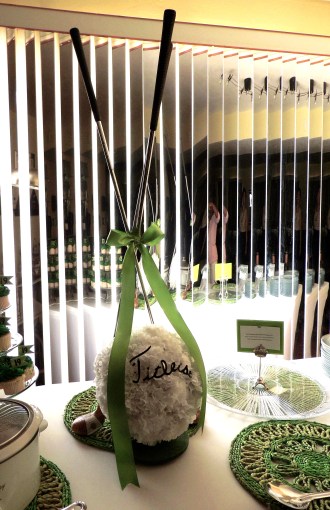 Alycia Nichols, Tablescapes at Table Twenty-One, www.tabletwentyone.wordpress.com, Tartan On the Tee – A Creekmoor Christmas: golf club tripod centerpiece with floral "golf ball"