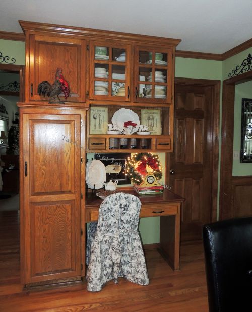 Alycia Nichols, Tablescapes at Table Twenty-One, www.tabletwentyone.wordpress.com, ”Timberland Christmas – 2014 Christmas Décor: Pantry and desk area